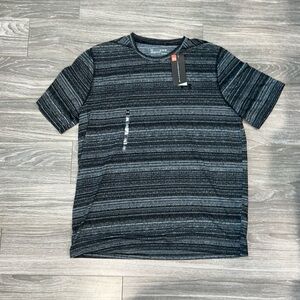 Under Armour threadbone workout shirt. Size XL. NWT